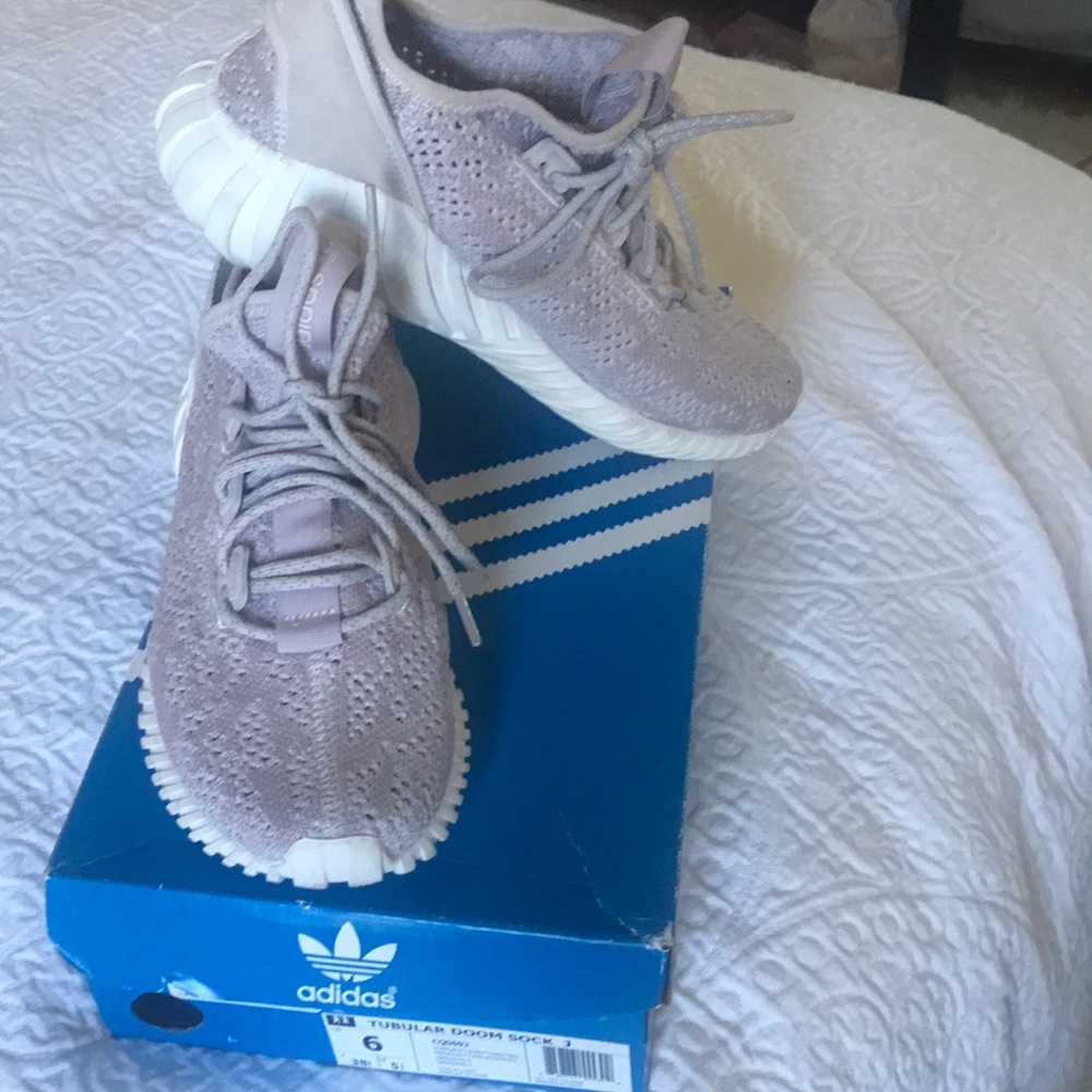 Adidas - Picture 2 of 4